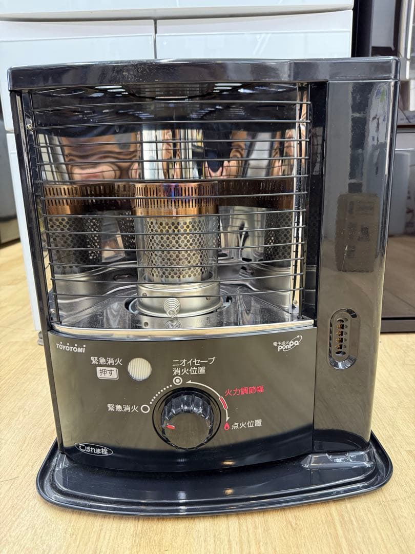 美品 2023年製トヨトミ 反射型ストーブ 日本製 ブラック RSX-230