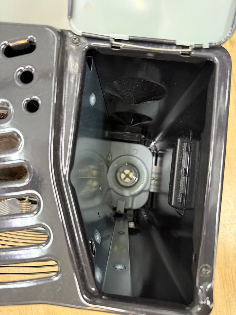 美品 2023年製トヨトミ 反射型ストーブ 日本製 ブラック RSX-230