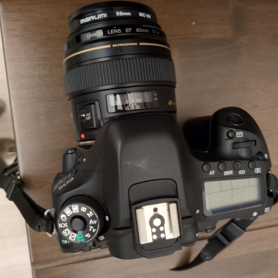 Canon EOS 80D デジタル一眼レフカメラ　85mm f1.8付き