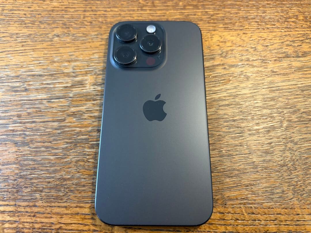 Apple iPhone 15 Pro ブラックチタニウム