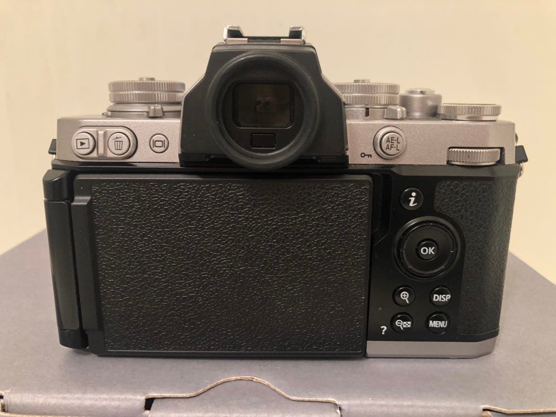 Nikon Z fc ミラーレスカメラ 本体おまけ付き