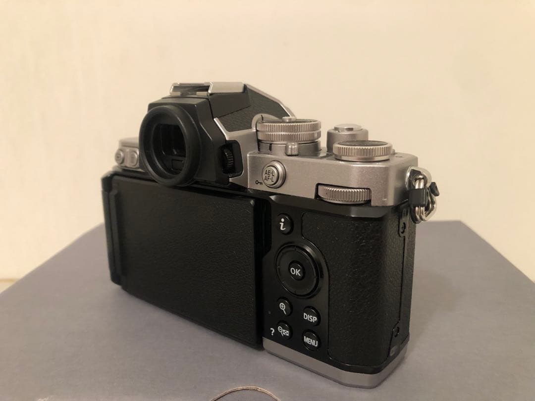 Nikon Z fc ミラーレスカメラ 本体おまけ付き