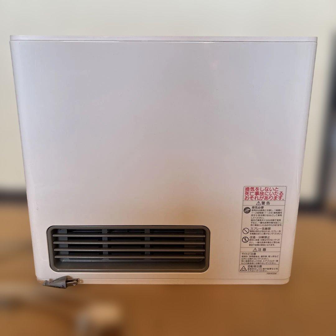 メーカー品　新品同様　ガスファンヒーター