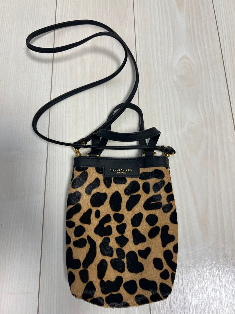 GIANNI CHIARINI(ジャンニ キャリーニ) ヒョウ柄ショルダーバッグ