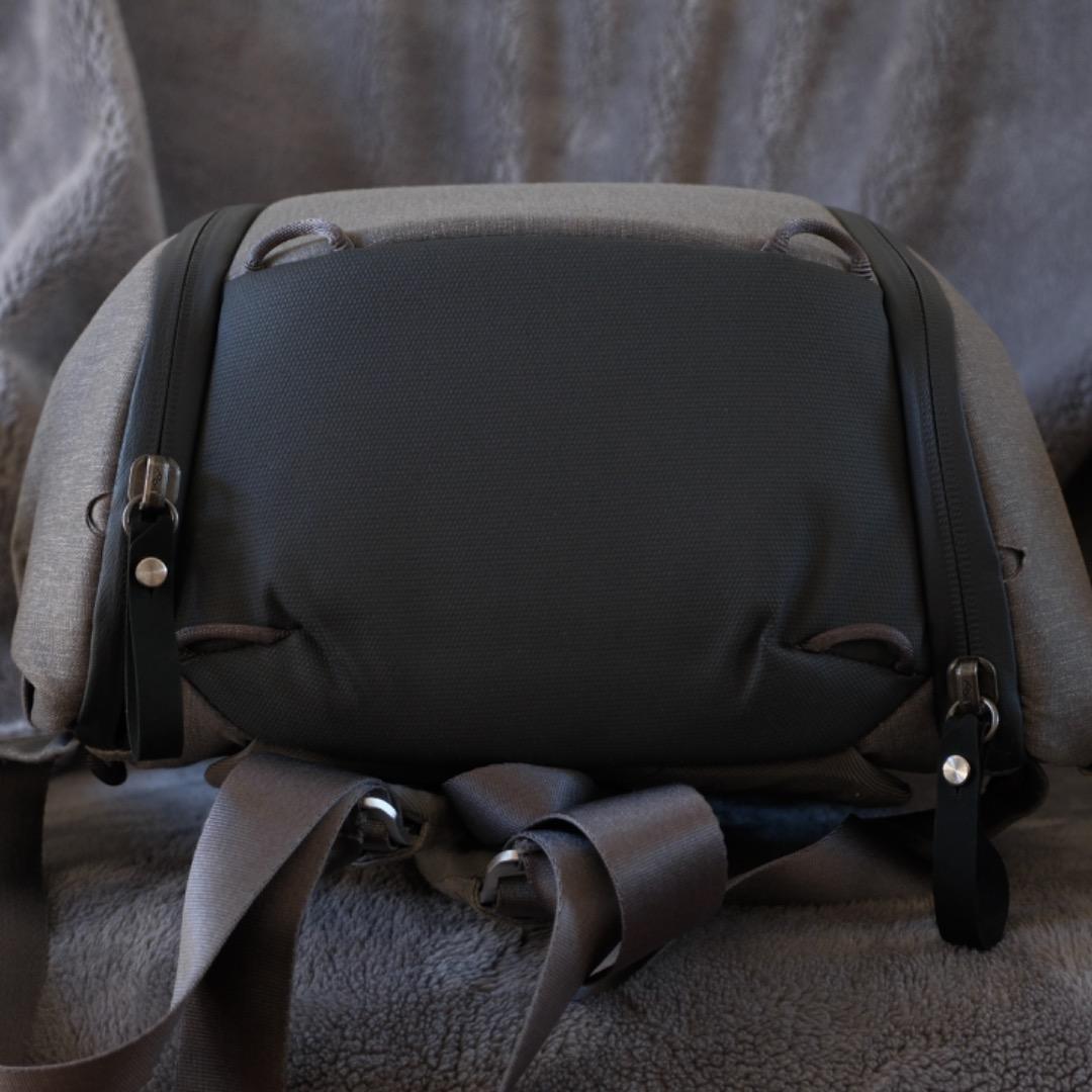 ピークデザイン　エブリデイ バックパック ジップ 15L　アッシュ