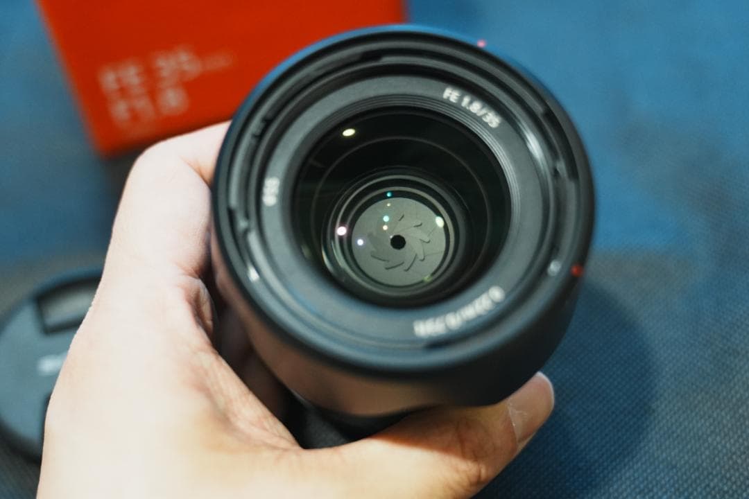 新品同様 SONY 35mm F1.8 SEL35F18F フルサイズ