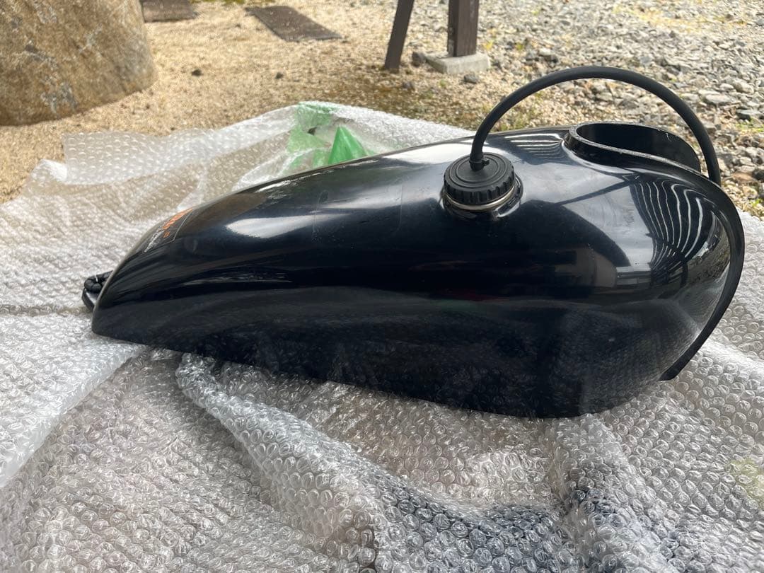 SR400FRPバイク用タンク ブラック