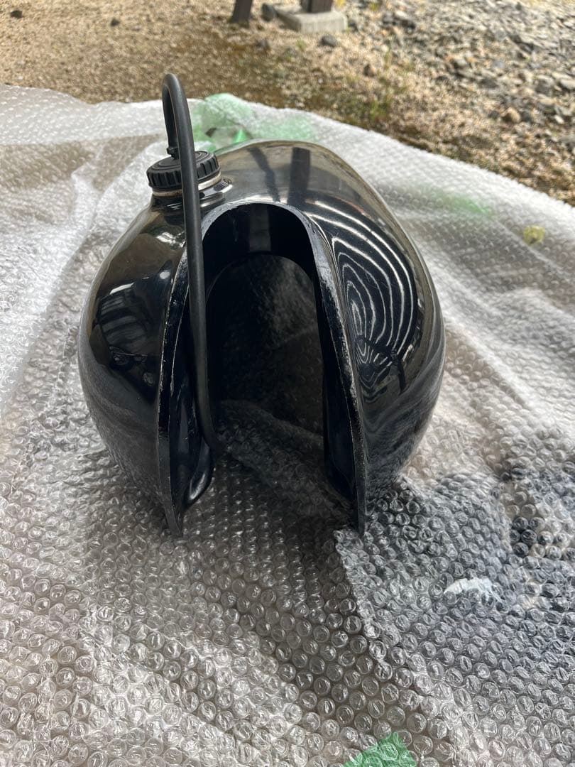 SR400FRPバイク用タンク ブラック