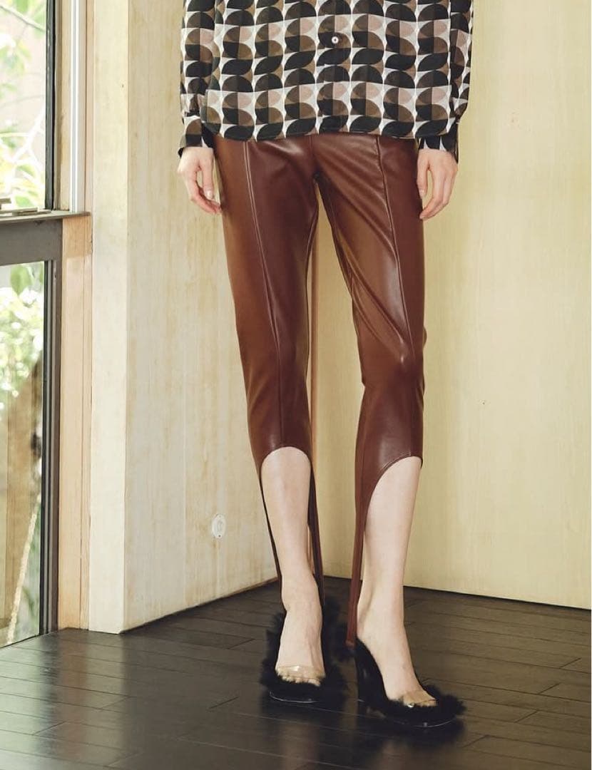 ★本日最終値下★fumika uchida ヴィーガンレザーレギンス