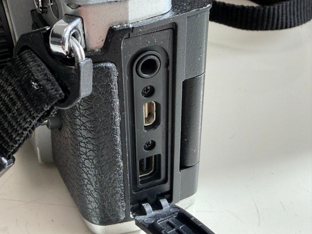 OLYMPUS OM-D E-M5 Mark ⅱ シルバー（動作未確認ジャンク）