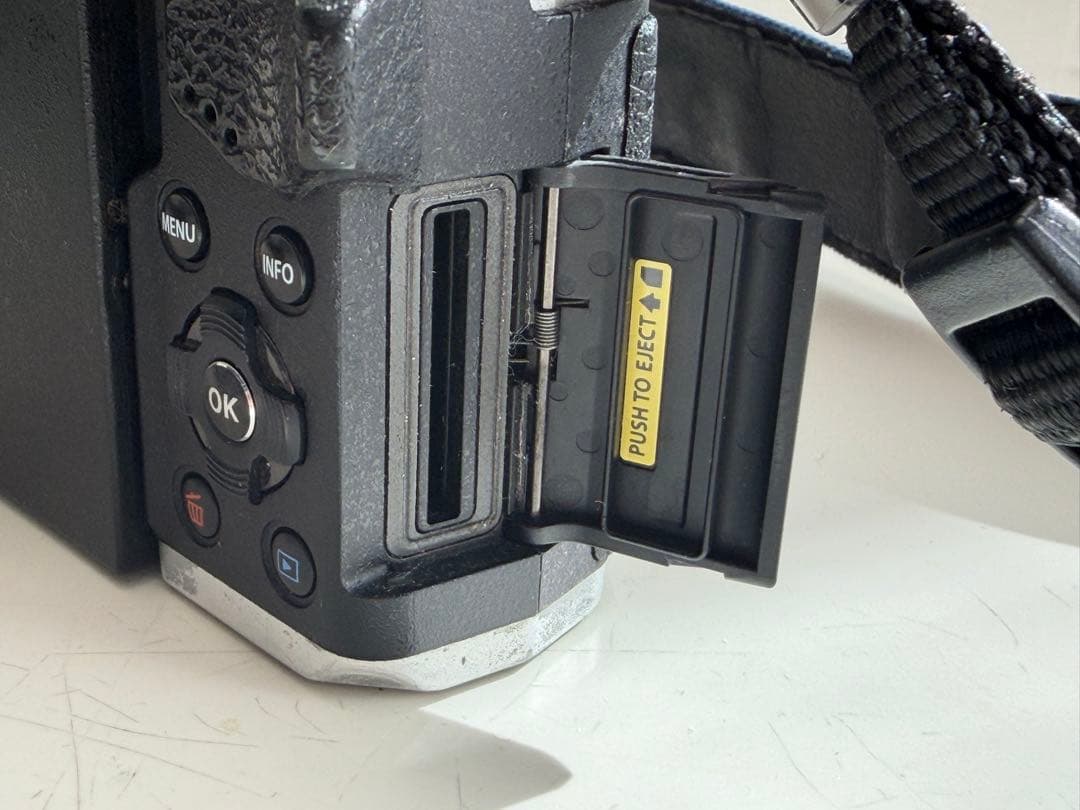 OLYMPUS OM-D E-M5 Mark ⅱ シルバー（動作未確認ジャンク）