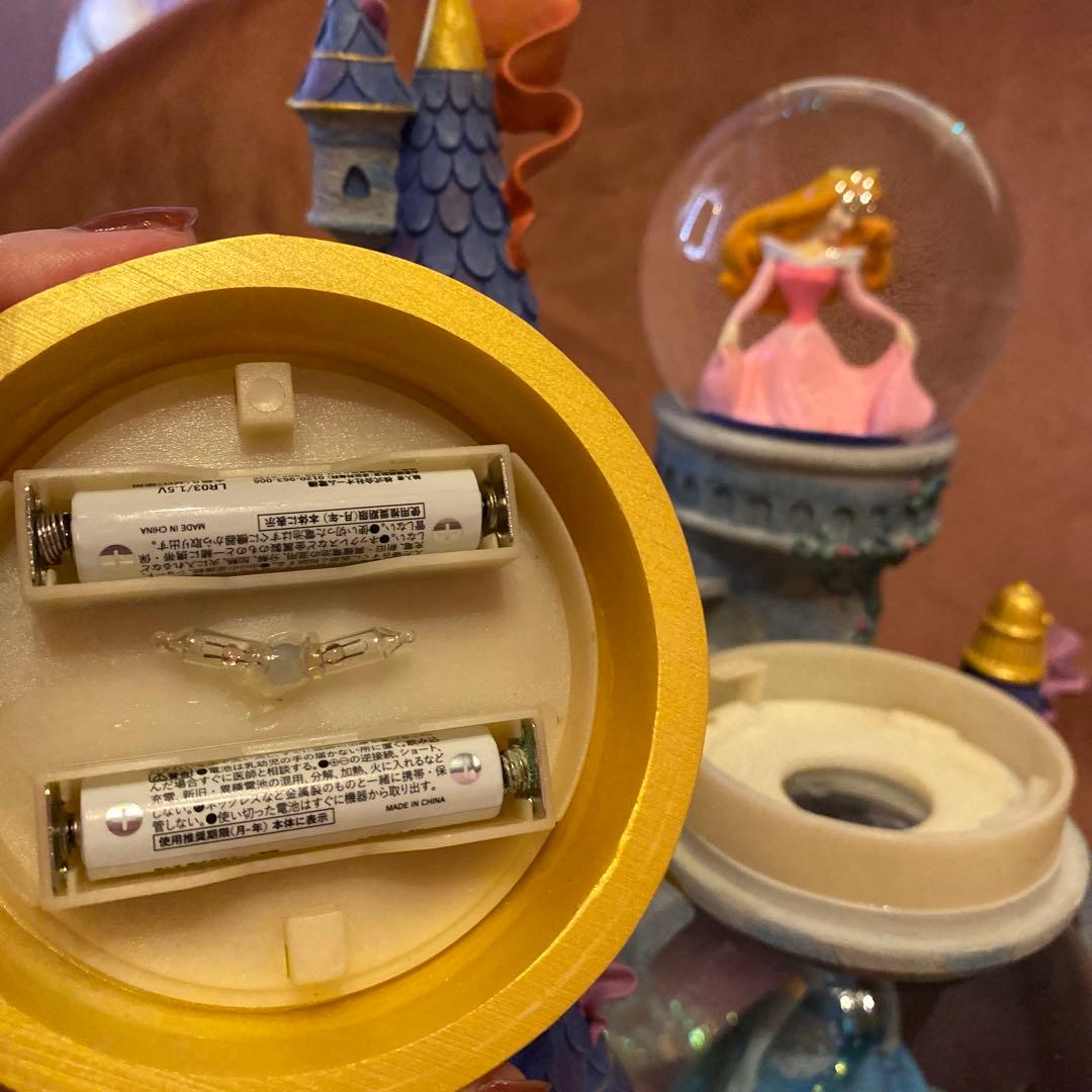 ディズニープリンセス　スノードーム　ビックサイズ　31センチ