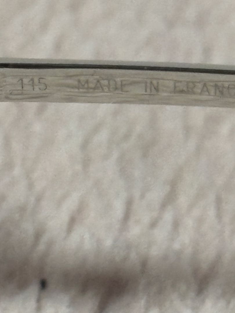 カルティエ　サングラス　特異デザイン