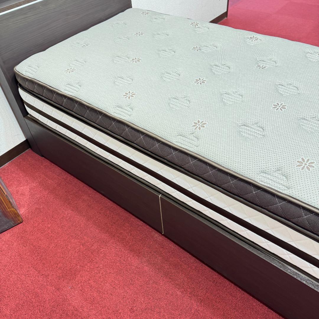 地域限定送料無料　『美品』シングルサイズベッド/マットレス　引き出し/電源有り