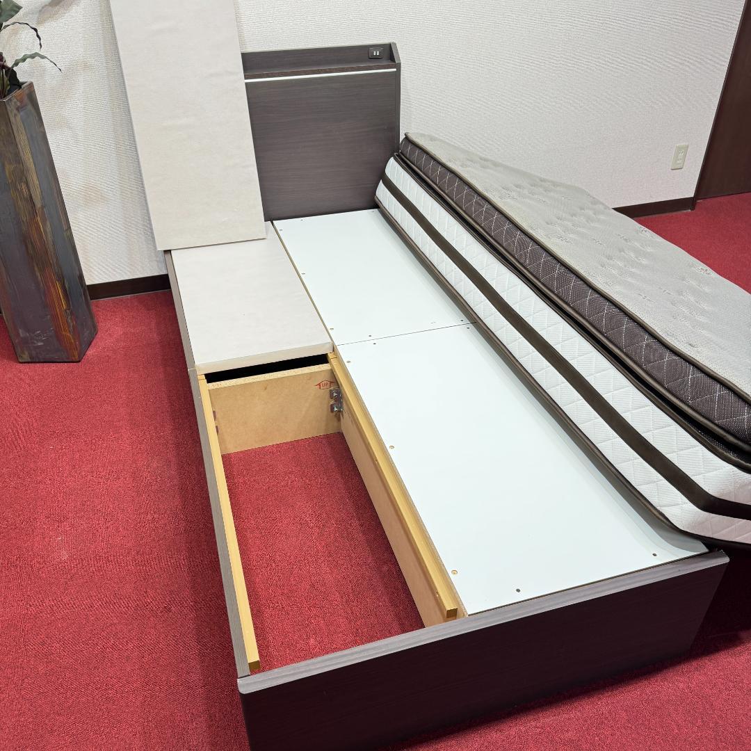 地域限定送料無料　『美品』シングルサイズベッド/マットレス　引き出し/電源有り