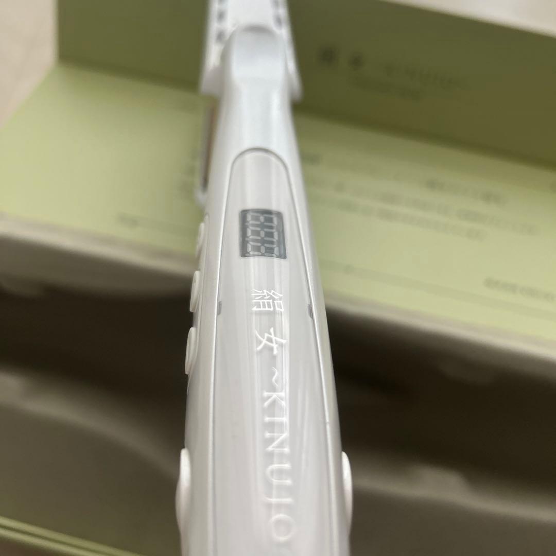 KINUJO ホワイト ストレートヘアアイロン　絹女