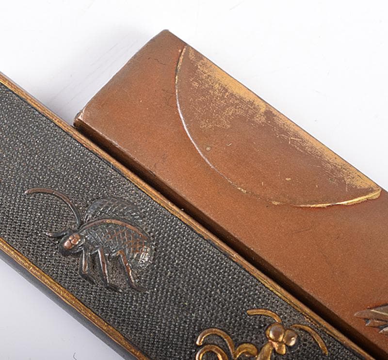 eyeknow74　古銅彫金　鶴図蟷螂図小柄2点　時代箱付　V　R3596