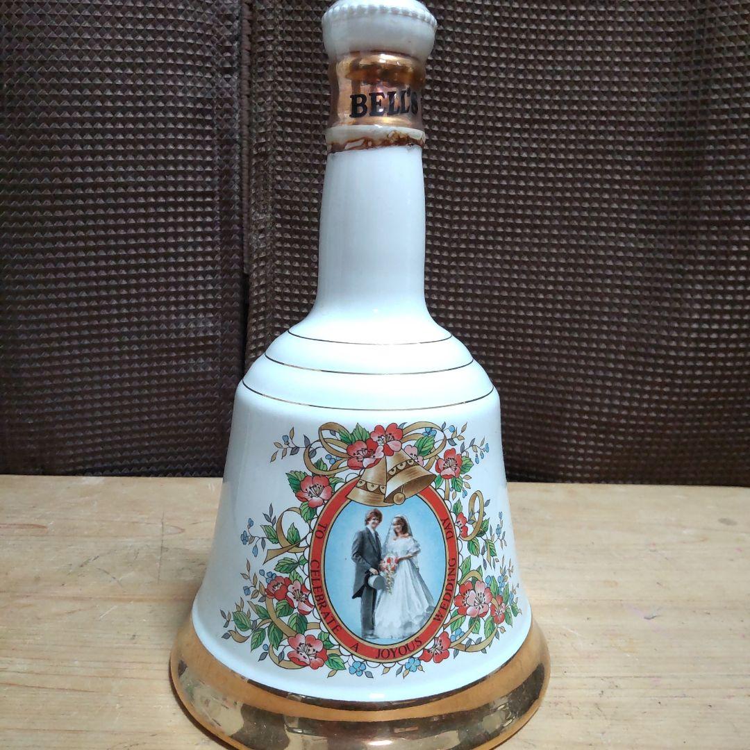 マックギボンズ(ゴルフコース)＆ベルズ(結婚記念)　スコッチウイスキー古酒　陶器