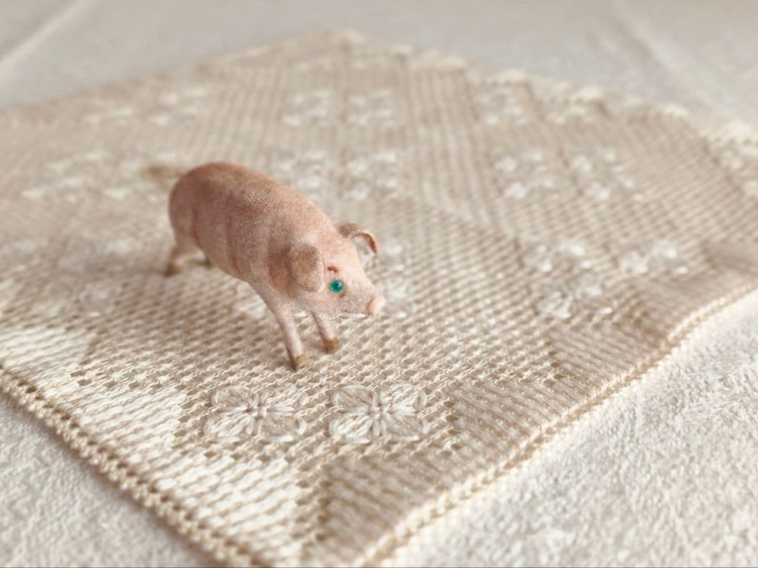 【まーちゃんさま】vintage figure ୨୧ * グリーンの瞳のブタさん