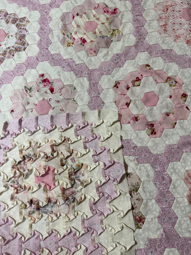 ヘキサゴン　ローズガーデンのキルトトップ　パッチワーク　ハンドメイド