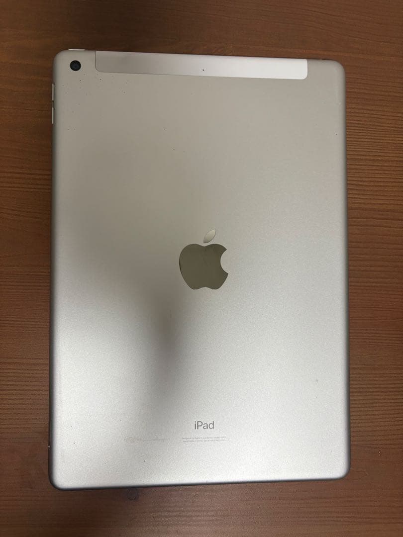 iPad 第8世代 32GB SIMフリー　箱無し