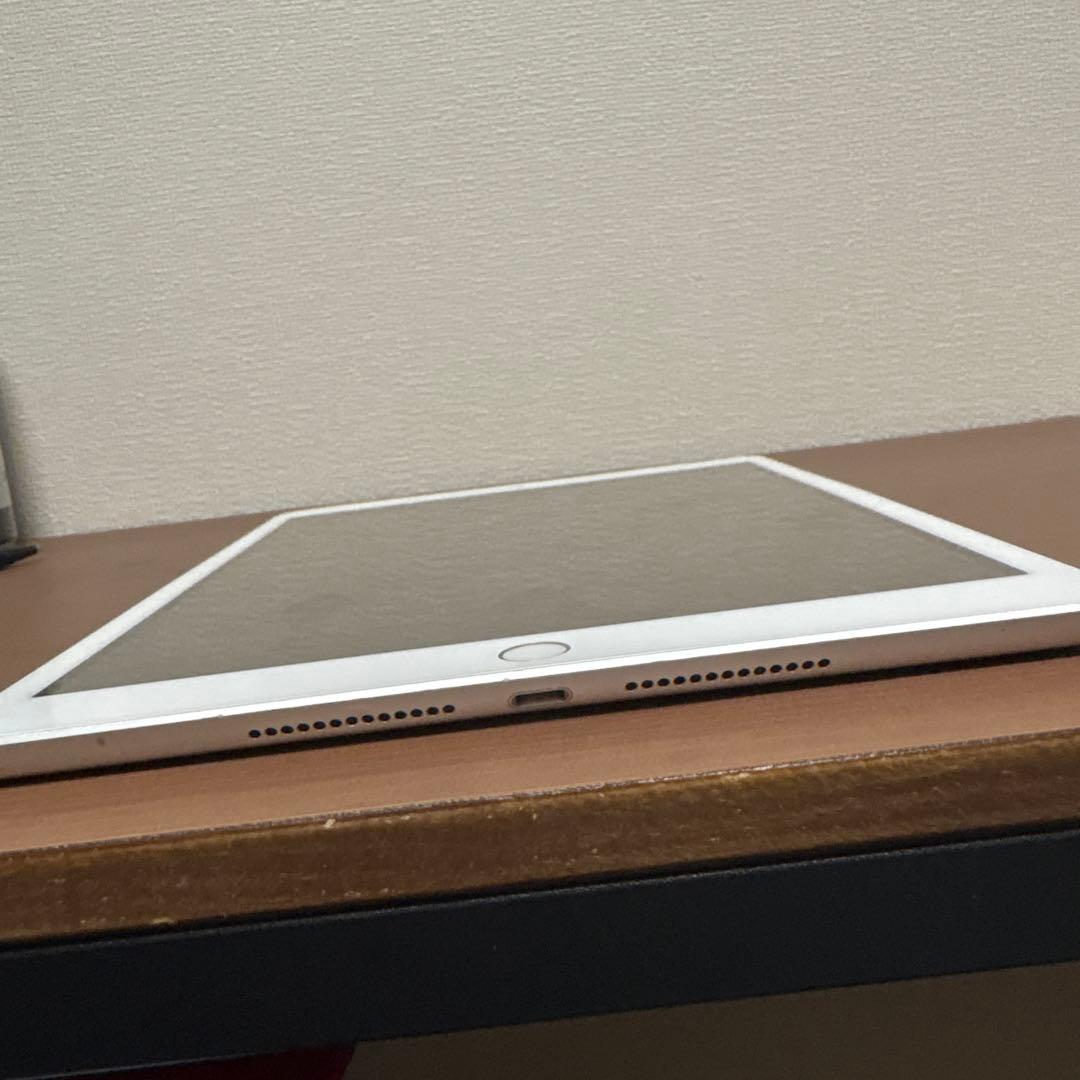 iPad 第8世代 32GB SIMフリー　箱無し