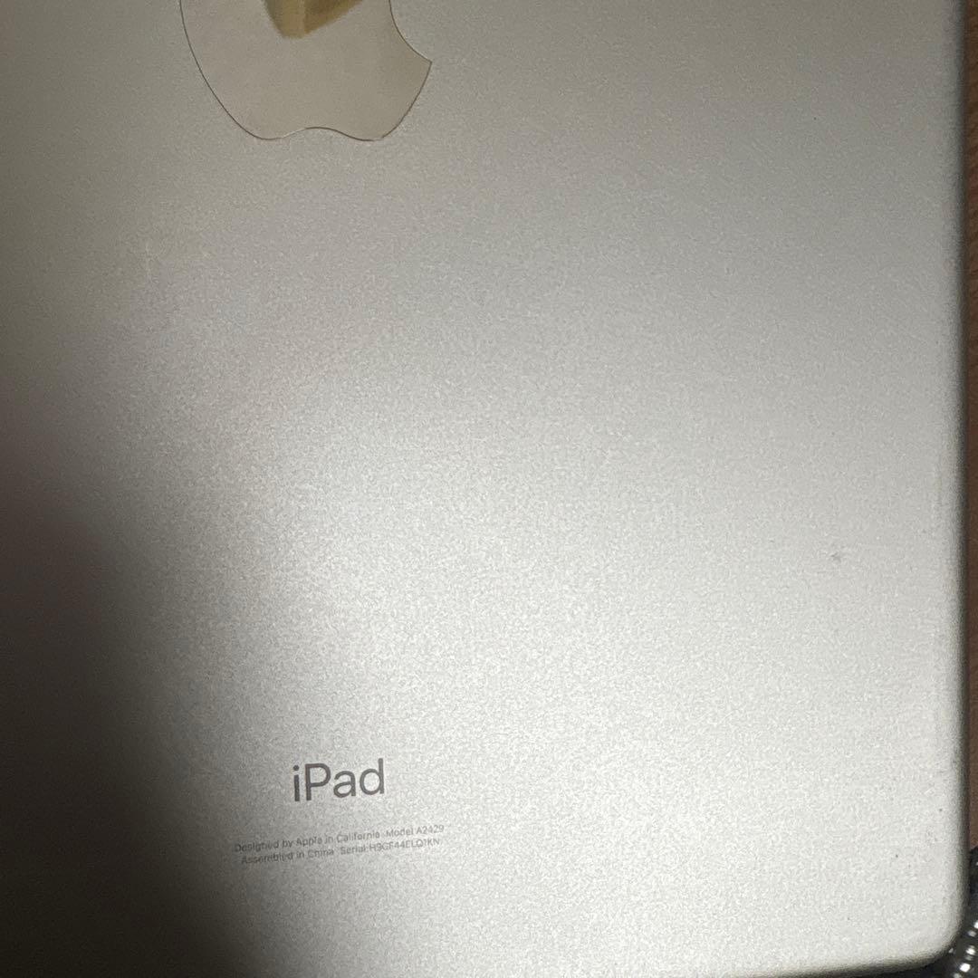 iPad 第8世代 32GB SIMフリー　箱無し