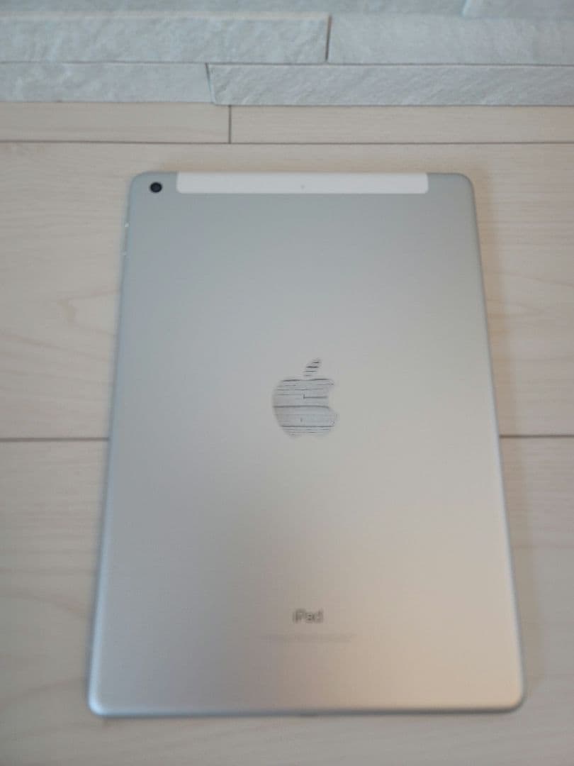 美品　Apple iPad 第6世代 Cellular MR732J/A
