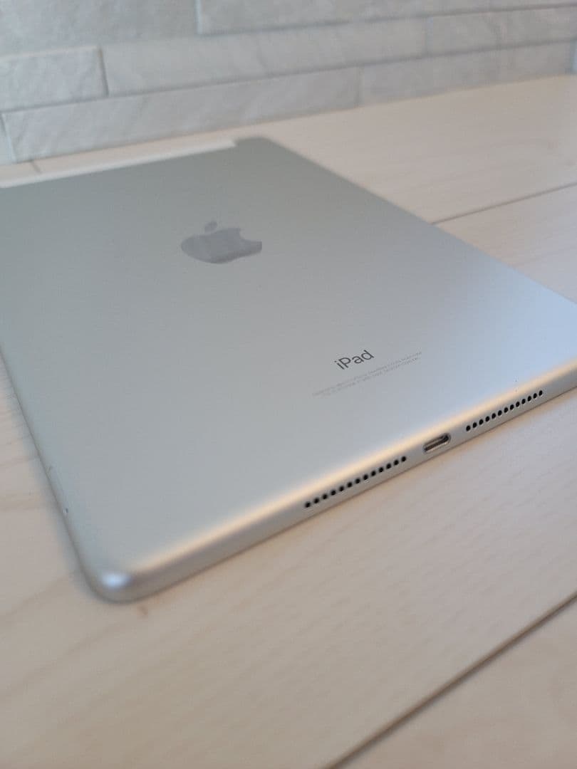 美品　Apple iPad 第6世代 Cellular MR732J/A