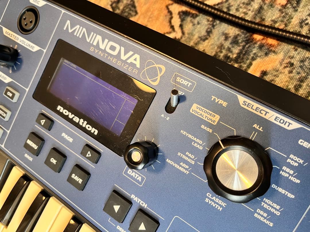 NOVATION MiniNova ノベーション　ミニノヴァ