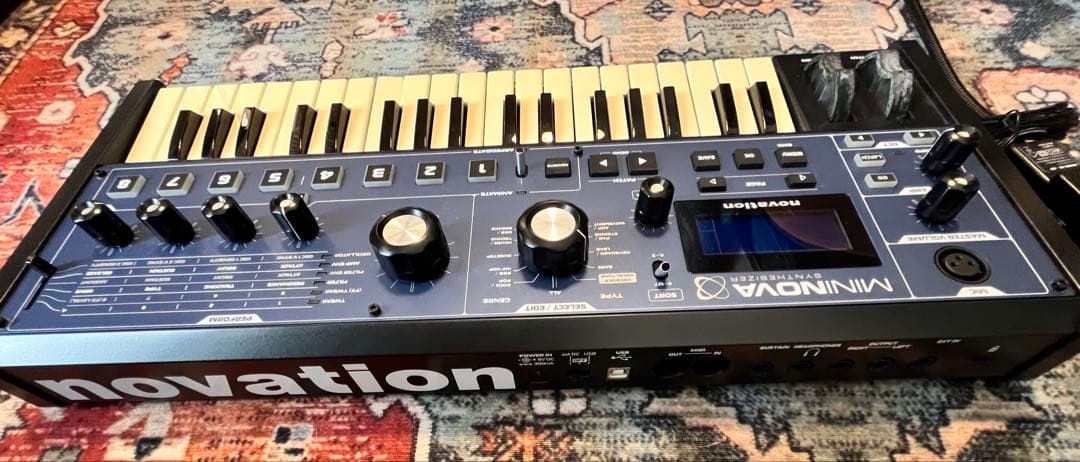 NOVATION MiniNova ノベーション　ミニノヴァ