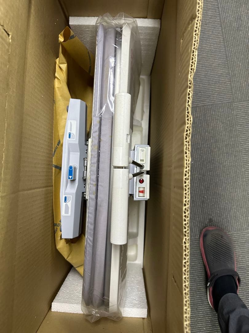 テ*僧様 未使用　elna press アイロンプレス機能付き