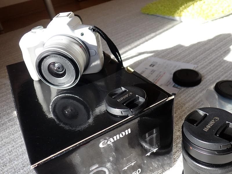 Canon EOS R50 ホワイト レンズ付き