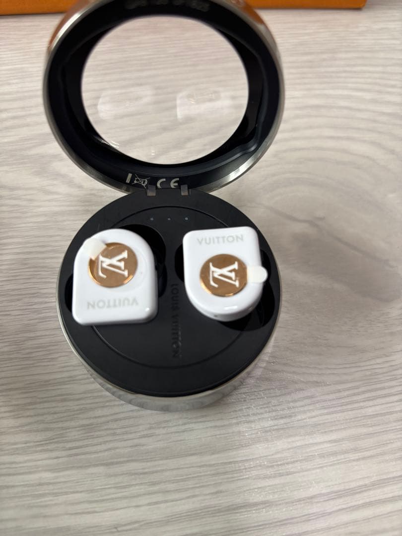 【ジャンク品】ルイヴィトン ワイヤレス イヤホン モノグラム LV ホライゾン