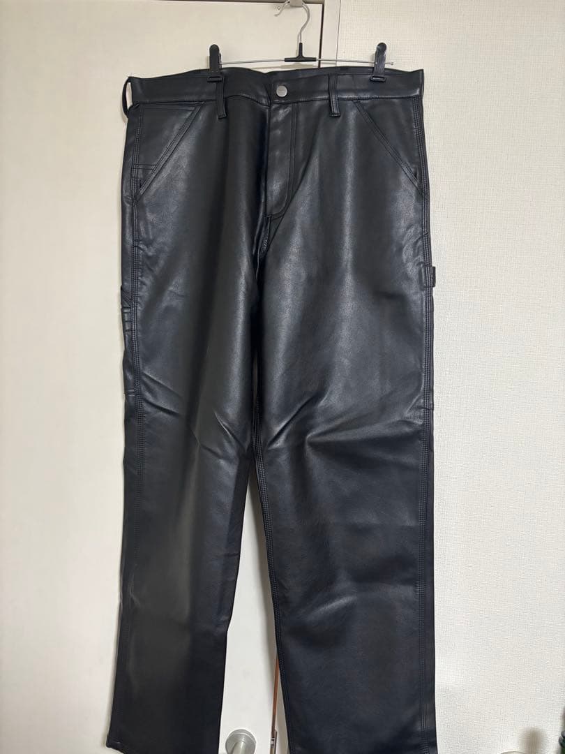 Carhartt wip ブラック レザー シングルニーパンツ