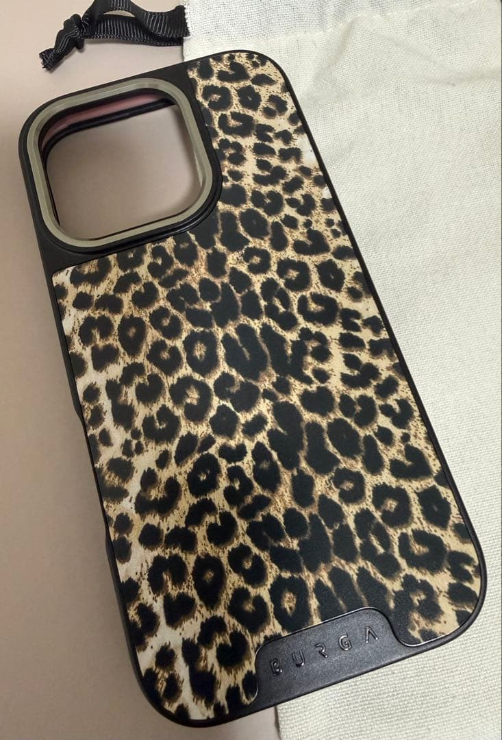 BURGA MagSafe ヒョウ柄ケースiPhone16Pro