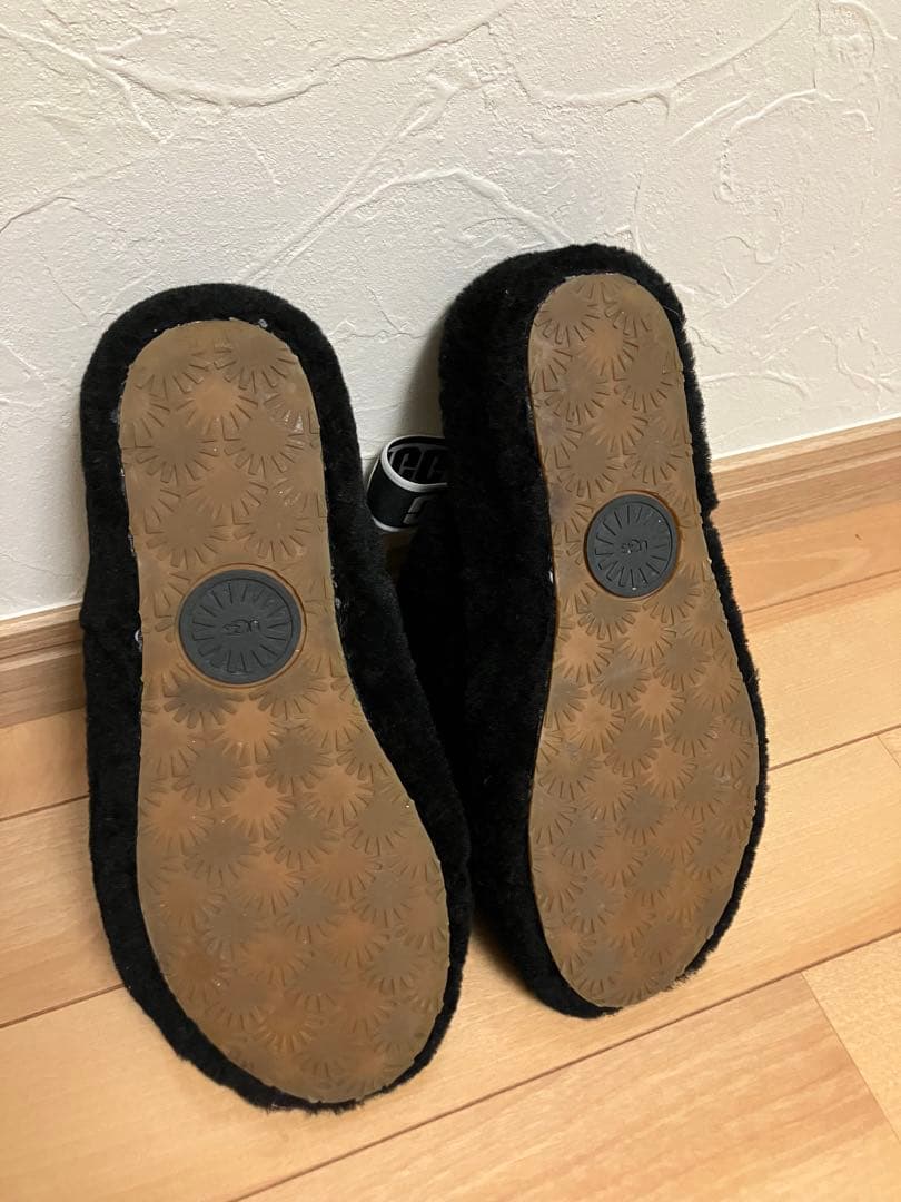 UGG ファーサンダル　23センチ