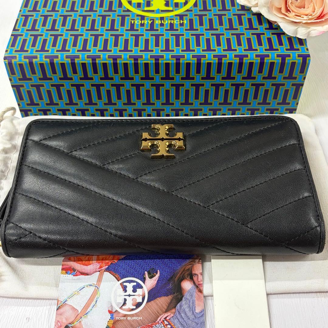 新品同様‼️ 現行　トリーバーチ　長財布　キラ　シェブロン　ラウンドファスナー