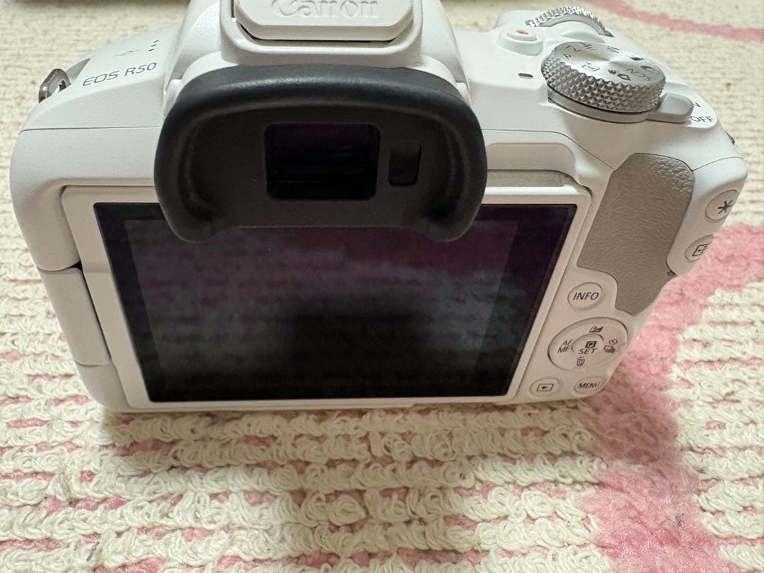 Canon EOS R50 ホワイト 2セットレンズ付きSDカード付き