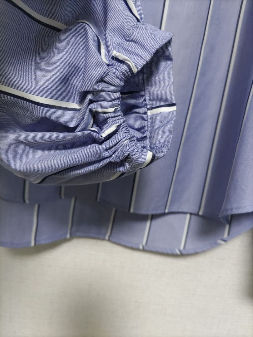 avec deuxclefs アヴェクデュクレ美品バルーンスリーブ　ブラウス