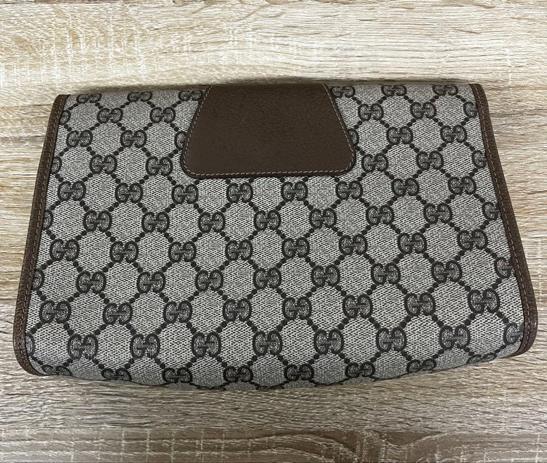 Gucci GGキャンバスクラッチバッグ