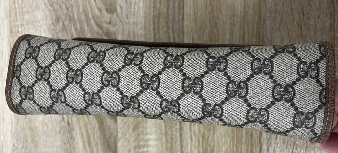 Gucci GGキャンバスクラッチバッグ