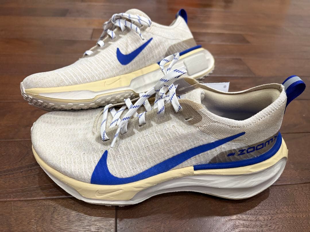 新品　NIKE インヴィンシブルランFK 3 ベージュ　25.5㎝　H3