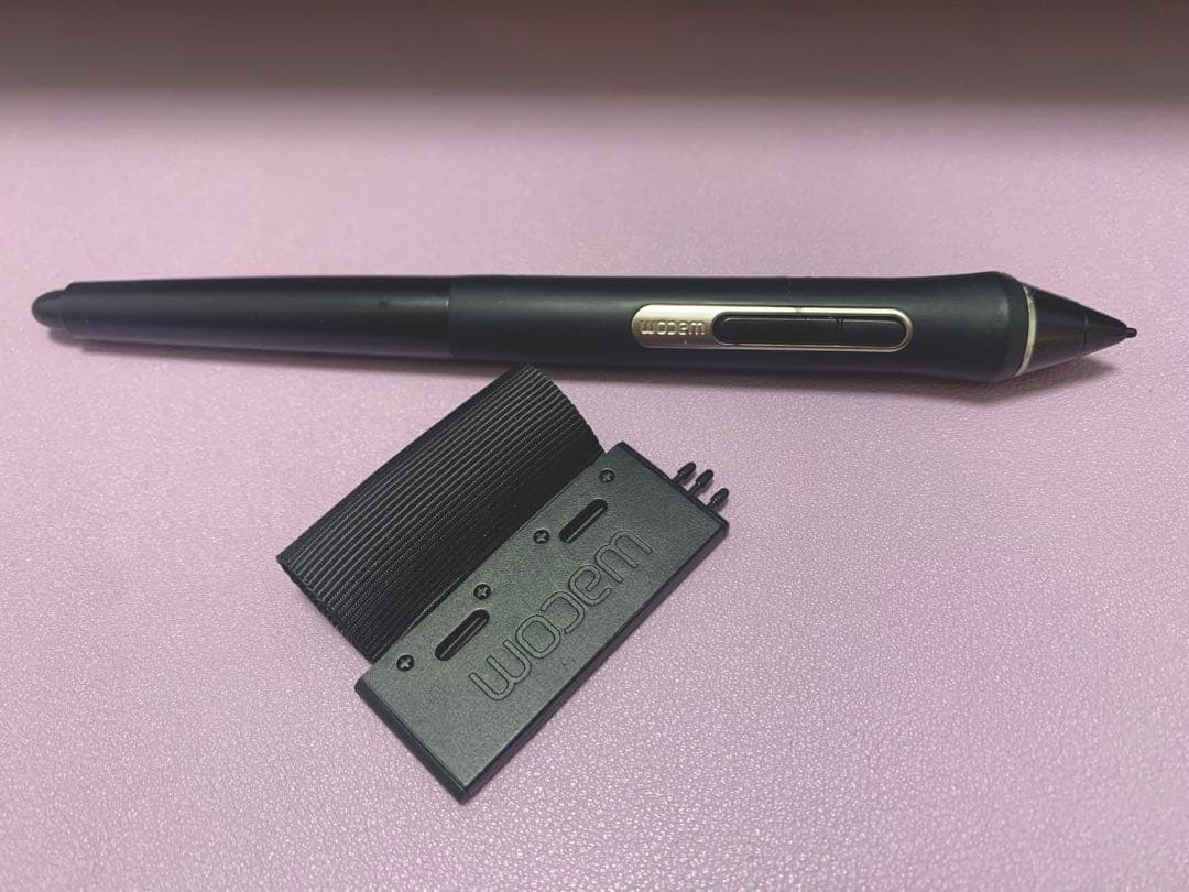 Wacom Cintiq 22 液晶ペンタブレット 本体＆付属品