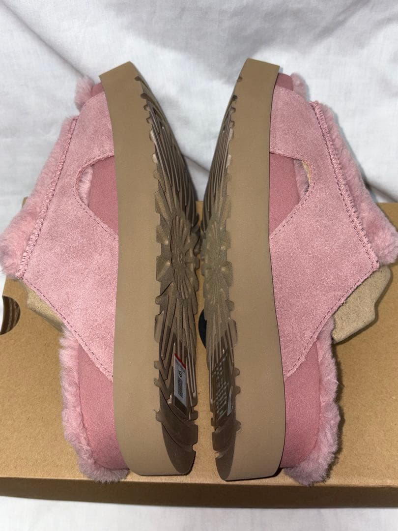 ⭐️新品⭐️UGG ベイヨンナスリッポン(US8)25cm