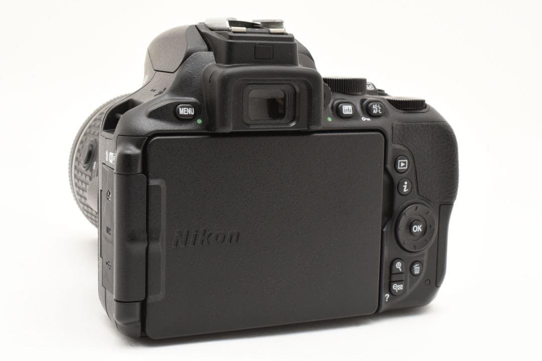 Nikon D5600✨レンズセット✨簡単タッチ操作✨スマホ転送✨一眼レフカメラ