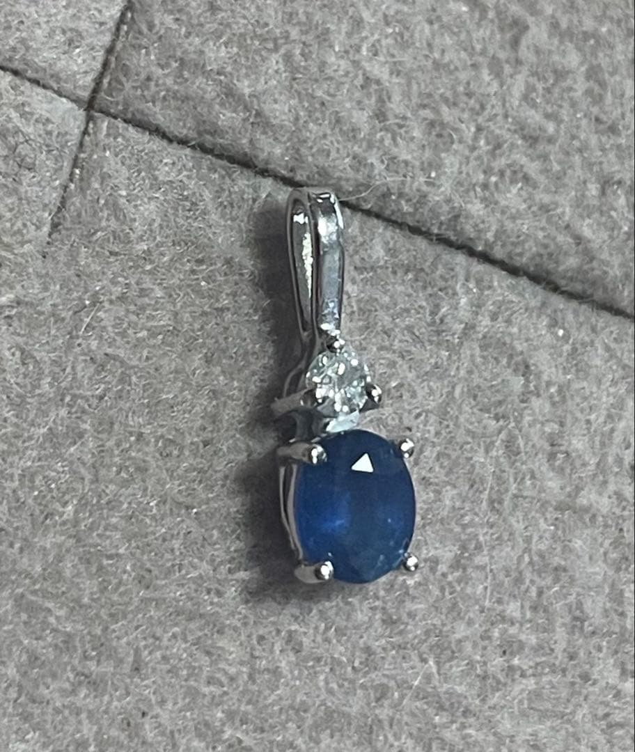 k18WGトップ　ブルーサファイア0.36ct ダイヤモンド0.03ct