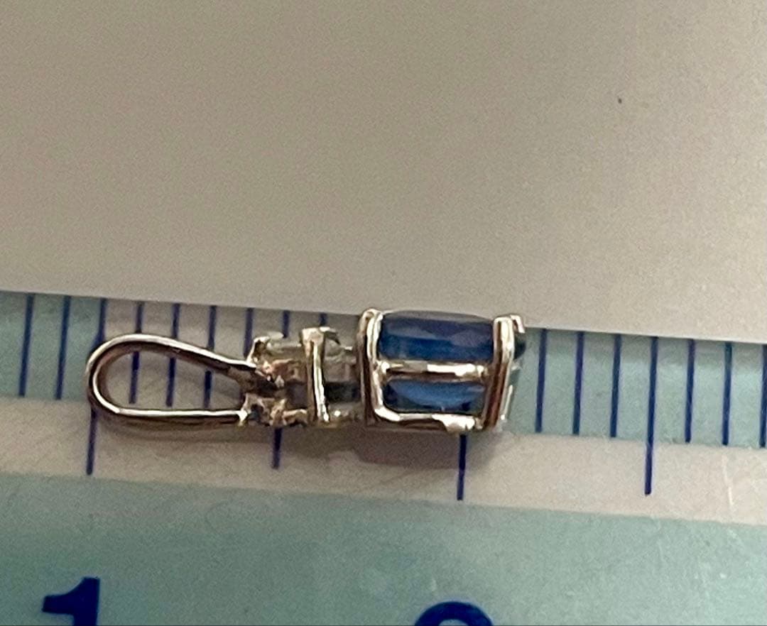 k18WGトップ　ブルーサファイア0.36ct ダイヤモンド0.03ct