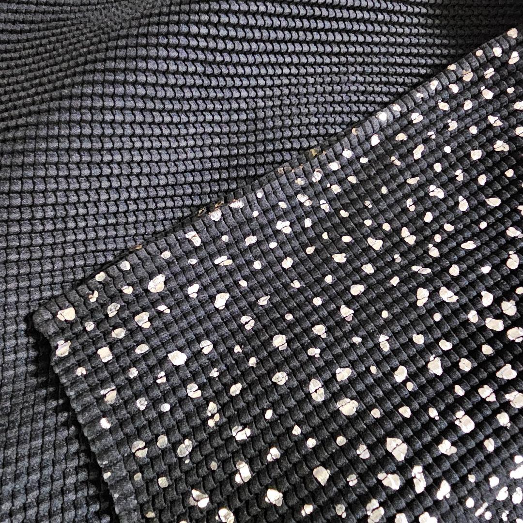 ISSEY MIYAKE me プリーツ　光沢感　ブラック　箔