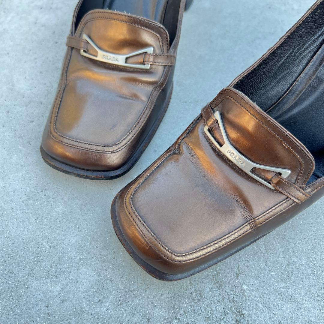 PRADA ブラウン モカシン ヒール